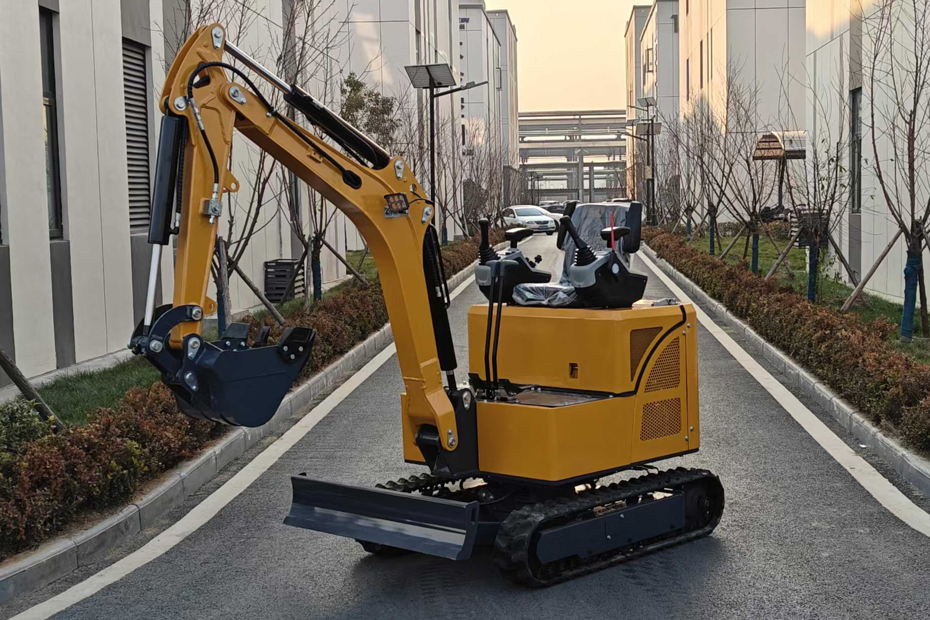 The New Small Excavator CT-17A Developed by Yizhan International Hits the Market