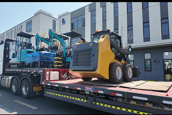 Jining Yizhan International Trade Exports Skid Steer Loaders and Mini Excavators to Spain Jining Yizhan International Trade Exports Skid Steer Loaders and Mini Excavators to Spain