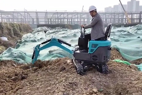 Application Cases of Yizhan International Mini Excavators in Livestock Farm Construction