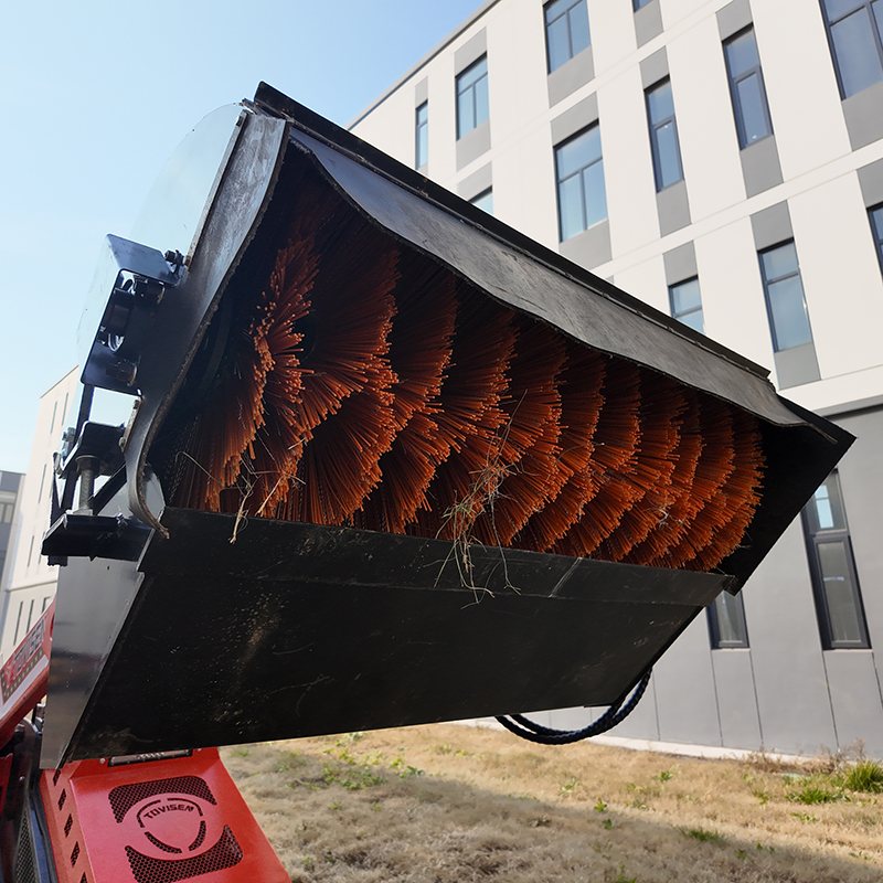 Skid steer closed collector sweeper attachment with 1050mm width