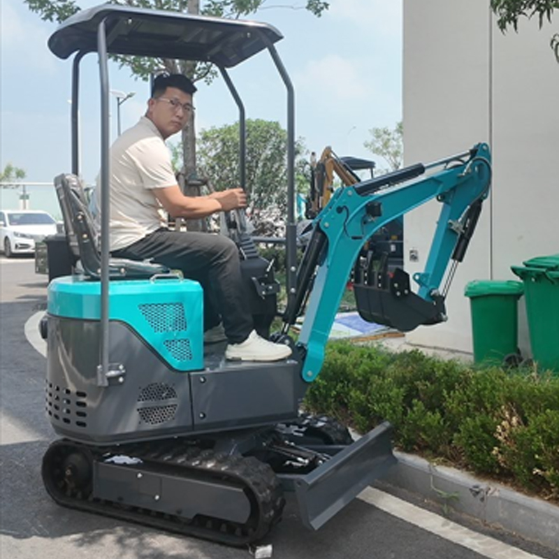 小型挖掘机属具破碎锤螺旋钻抓木器应用