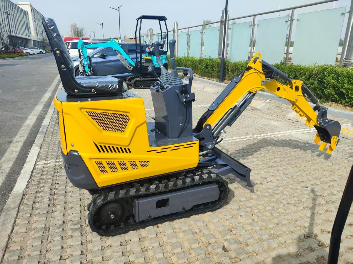 Can a Mini Excavator Dig Through Clay Soil?